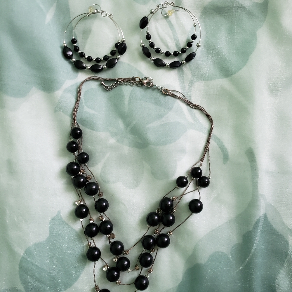 Necklace and earring